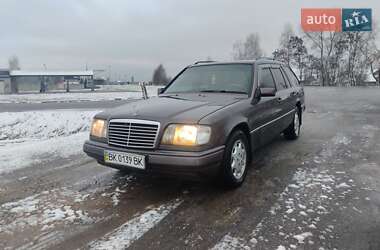 Універсал Mercedes-Benz E-Class 1993 в Рівному