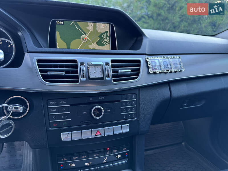 Седан Mercedes-Benz E-Class 2015 в Иршаве