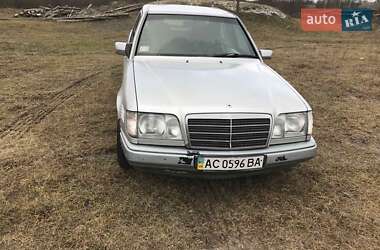 Седан Mercedes-Benz E-Class 1995 в Маневичах