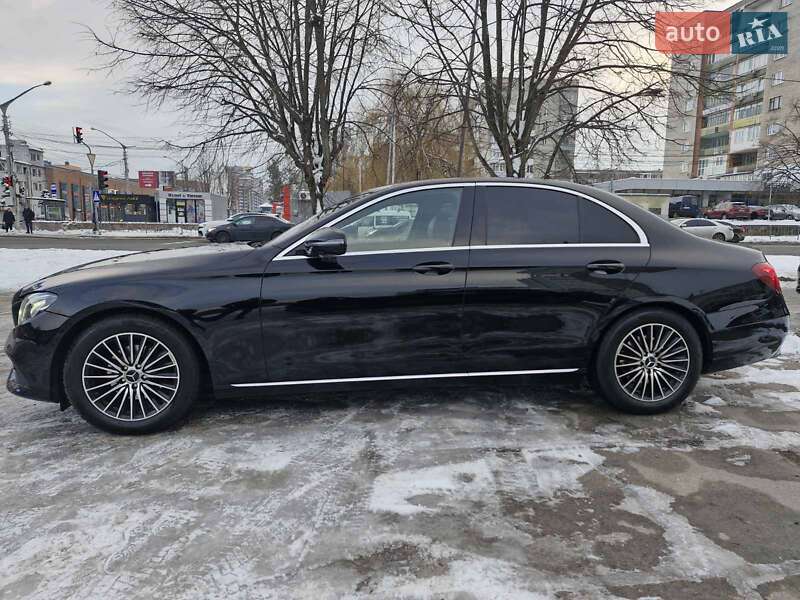 Седан Mercedes-Benz E-Class 2017 в Львове