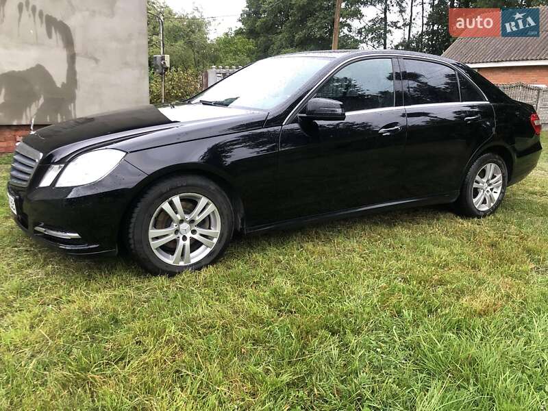 Седан Mercedes-Benz E-Class 2012 в Старій Вижівці