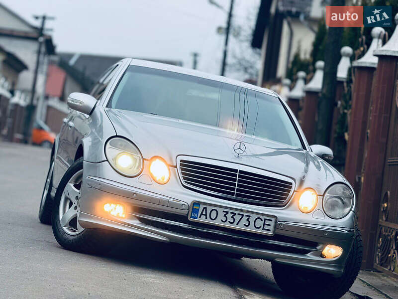 Седан Mercedes-Benz E-Class 2004 в Нижній Апші