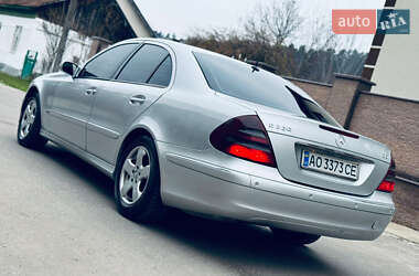 Седан Mercedes-Benz E-Class 2004 в Нижній Апші