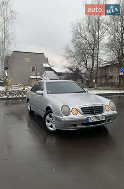 Седан Mercedes-Benz E-Class 2001 в Тячеві