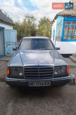 Седан Mercedes-Benz E-Class 1986 в Запоріжжі