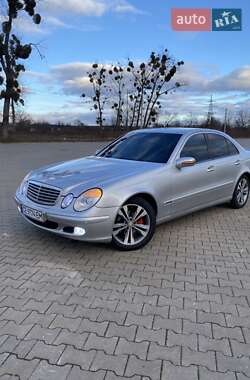 Седан Mercedes-Benz E-Class 2002 в Черновцах