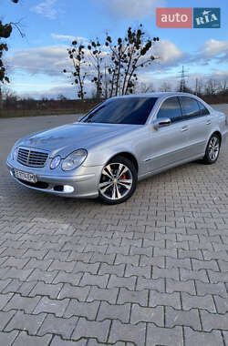 Седан Mercedes-Benz E-Class 2002 в Черновцах