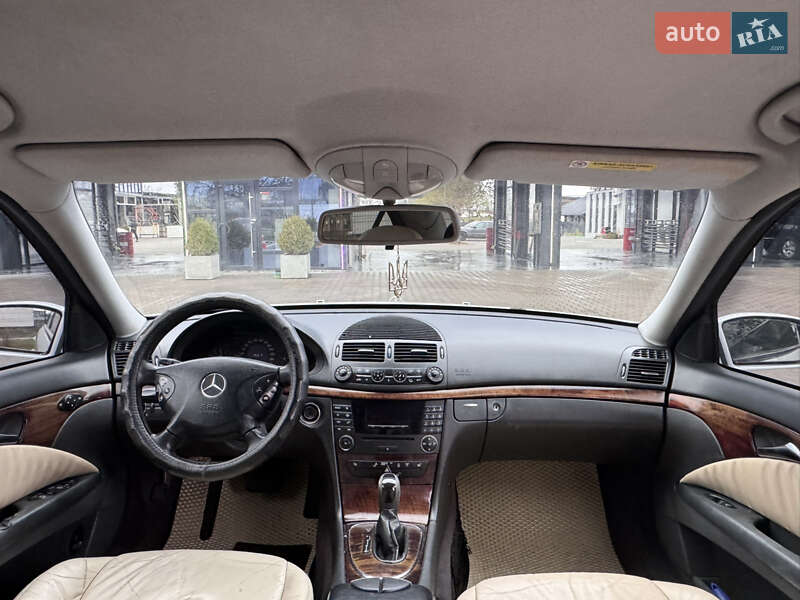 Седан Mercedes-Benz E-Class 2003 в Ровно