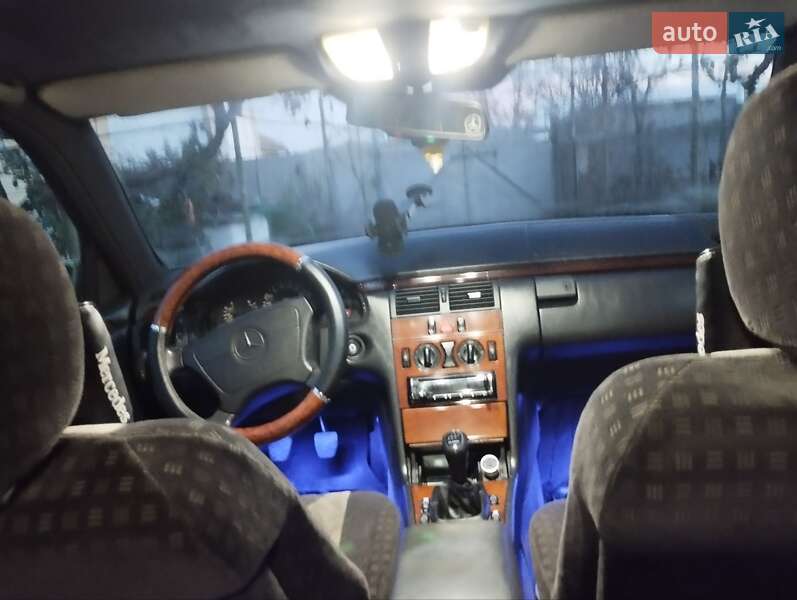 Седан Mercedes-Benz E-Class 1996 в Болграде