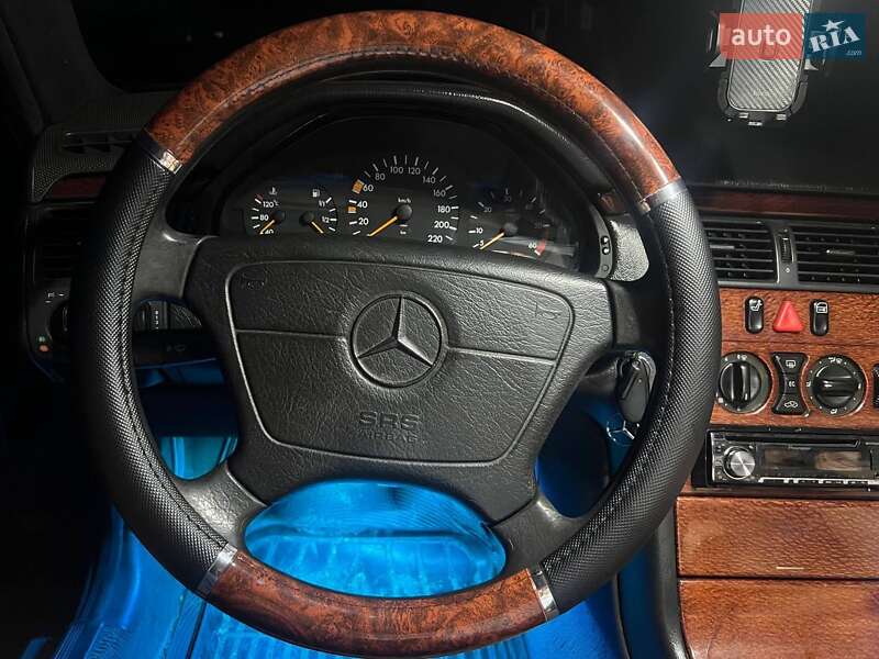 Седан Mercedes-Benz E-Class 1996 в Болграде
