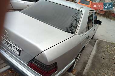 Седан Mercedes-Benz E-Class 1993 в Запорожье