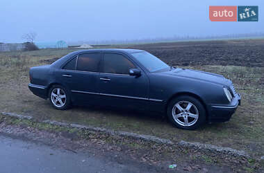 Седан Mercedes-Benz E-Class 2001 в Запоріжжі