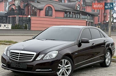 Седан Mercedes-Benz E-Class 2010 в Львові