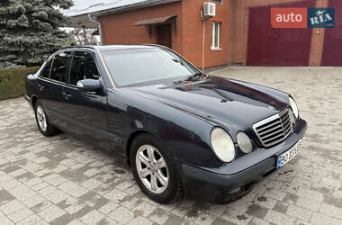 Седан Mercedes-Benz E-Class 2000 в Кременце