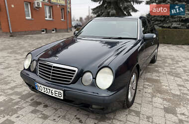 Седан Mercedes-Benz E-Class 2000 в Кременце