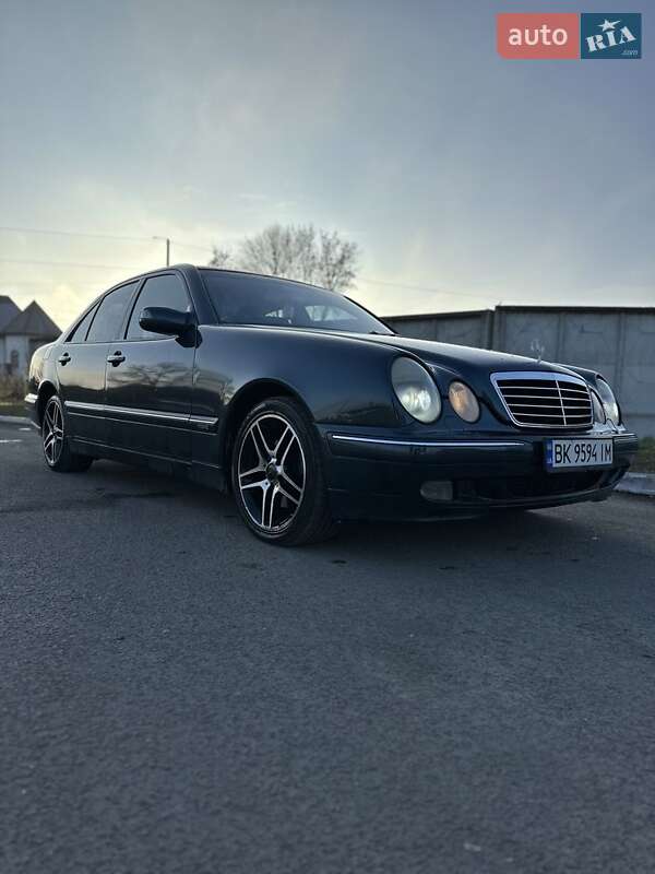 Седан Mercedes-Benz E-Class 2001 в Костополе