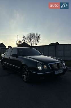 Седан Mercedes-Benz E-Class 2001 в Костополе