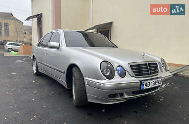 Седан Mercedes-Benz E-Class 2001 в Тростянці