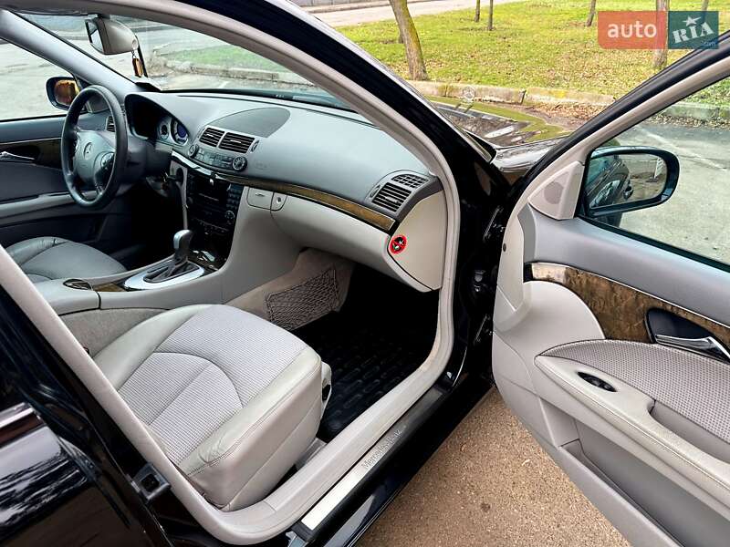 Седан Mercedes-Benz E-Class 2005 в Николаеве