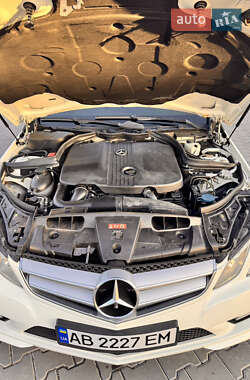Купе Mercedes-Benz E-Class 2011 в 