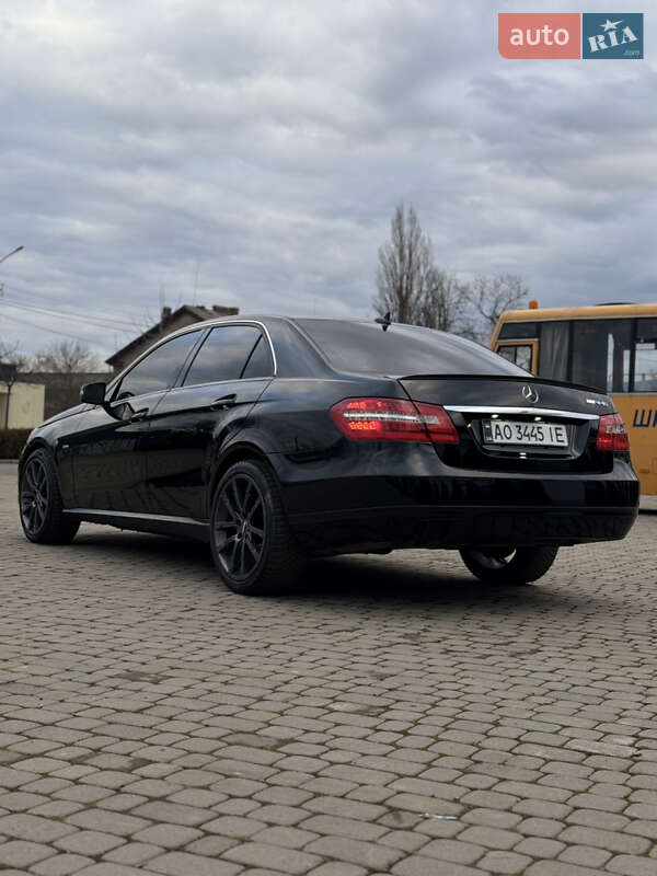 Седан Mercedes-Benz E-Class 2009 в Иршаве