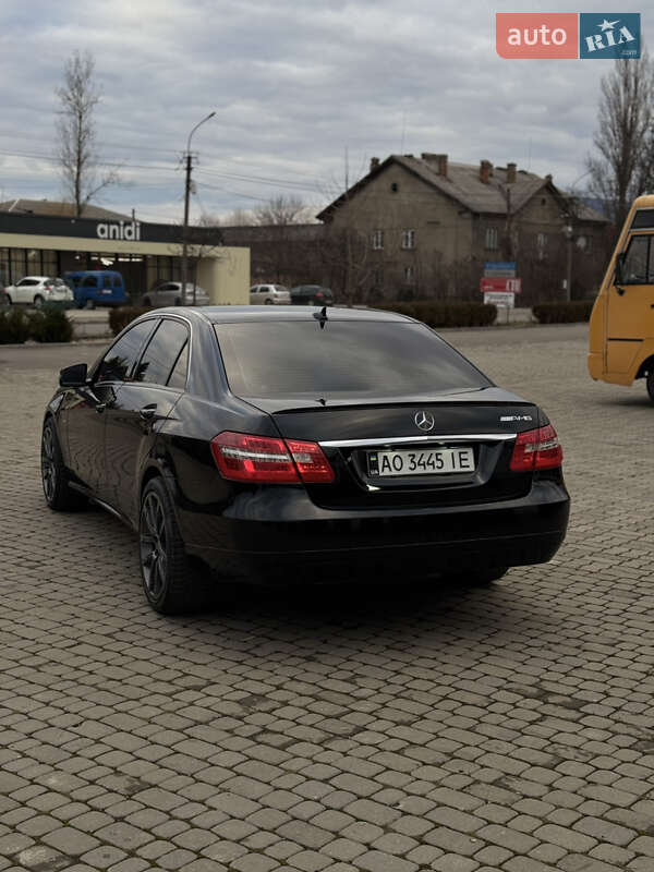 Седан Mercedes-Benz E-Class 2009 в Иршаве