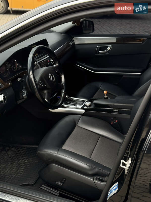 Седан Mercedes-Benz E-Class 2009 в Иршаве
