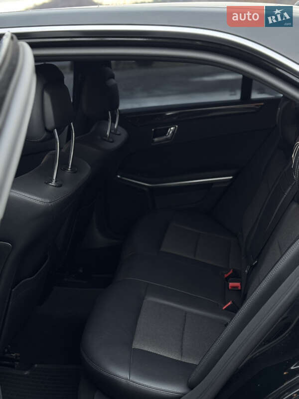 Седан Mercedes-Benz E-Class 2009 в Иршаве