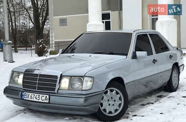 Седан Mercedes-Benz E-Class 1992 в Волочиске