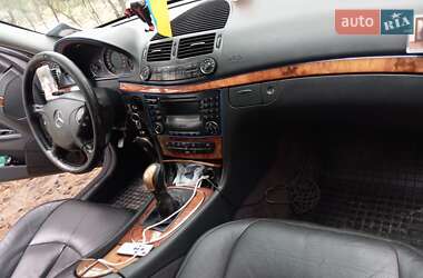 Седан Mercedes-Benz E-Class 2004 в 