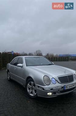 Седан Mercedes-Benz E-Class 2001 в Жовкві