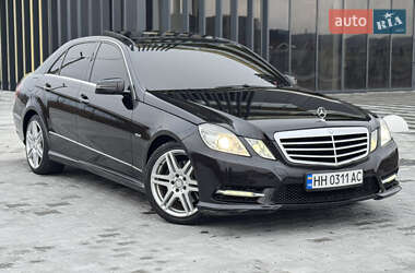 Седан Mercedes-Benz E-Class 2011 в Чернівцях