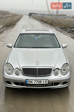 Седан Mercedes-Benz E-Class 2003 в Ровно