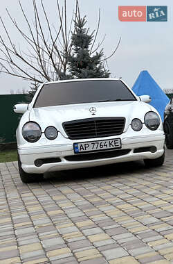 Седан Mercedes-Benz E-Class 2001 в Києві