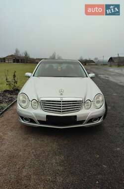 Седан Mercedes-Benz E-Class 2004 в Рокитному