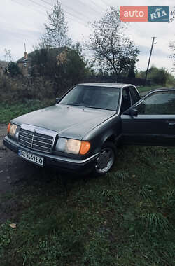 Седан Mercedes-Benz E-Class 1989 в Жовкві