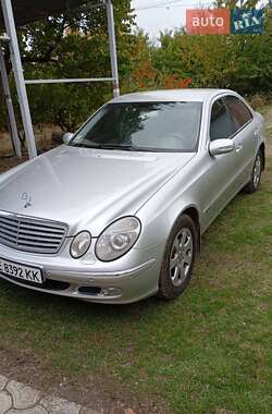 Седан Mercedes-Benz E-Class 2003 в 