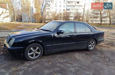 Седан Mercedes-Benz E-Class 2001 в Харькове