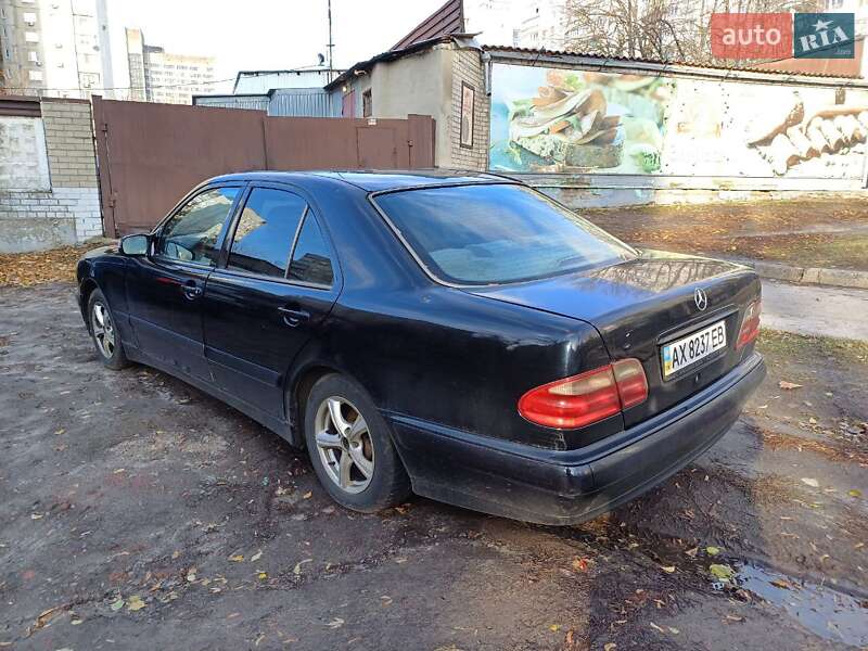 Седан Mercedes-Benz E-Class 2001 в Харькове