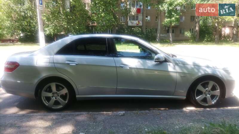 Седан Mercedes-Benz E-Class 2010 в Одесі