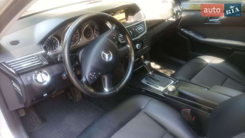 Седан Mercedes-Benz E-Class 2010 в Одесі
