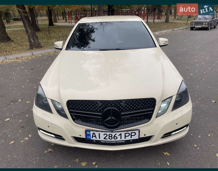 Седан Mercedes-Benz E-Class 2010 в Павлограді