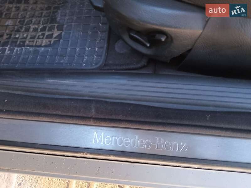 Седан Mercedes-Benz E-Class 2003 в Сокирянах