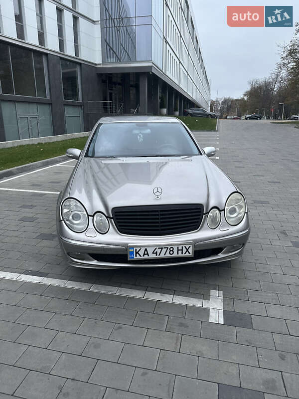 Седан Mercedes-Benz E-Class 2004 в Дніпрі