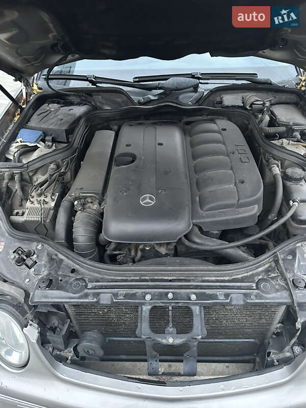 Седан Mercedes-Benz E-Class 2004 в Дніпрі