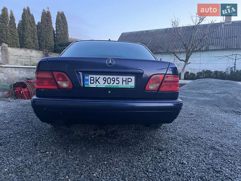 Седан Mercedes-Benz E-Class 1998 в Ровно
