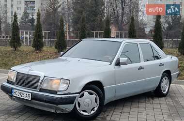 Седан Mercedes-Benz E-Class 1985 в Дрогобичі