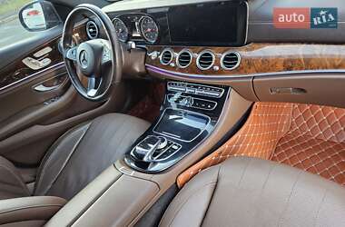 Седан Mercedes-Benz E-Class 2017 в 