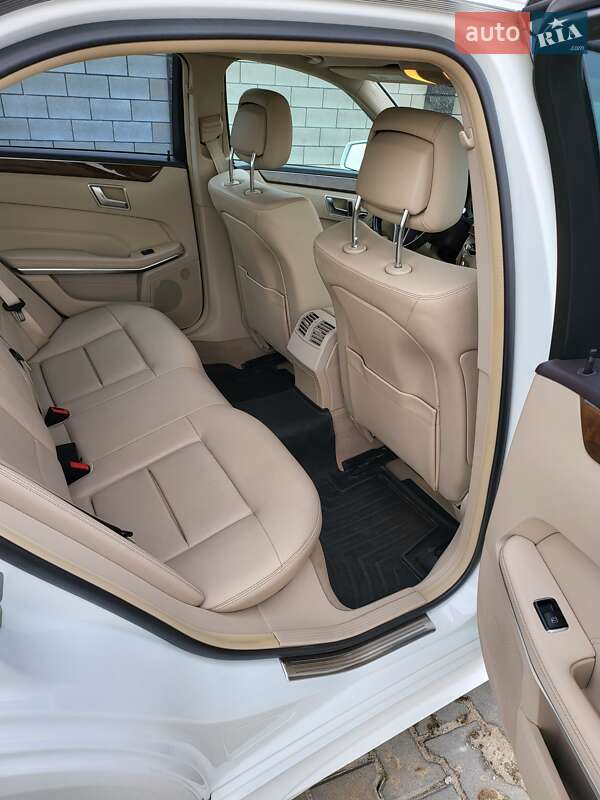 Седан Mercedes-Benz E-Class 2015 в Рівному