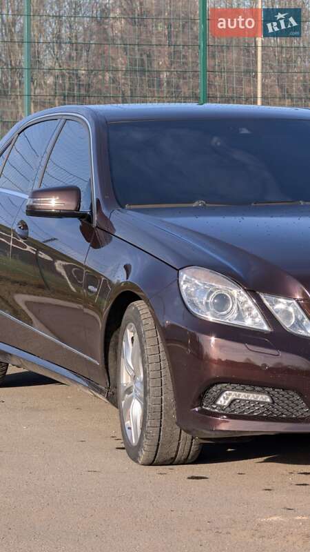 Седан Mercedes-Benz E-Class 2009 в Ивано-Франковске